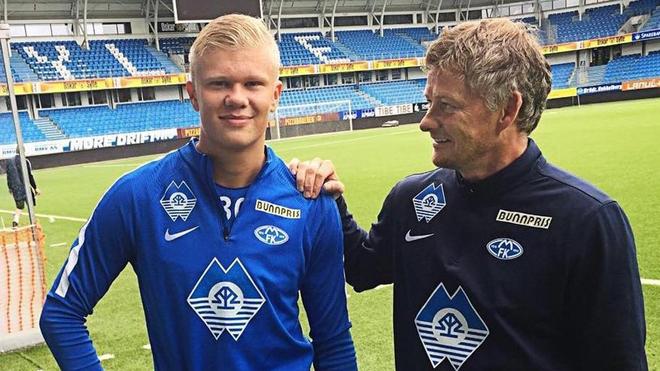 详解棒球规则中的捕手干扰判定对进攻方垒位推进的补偿机制